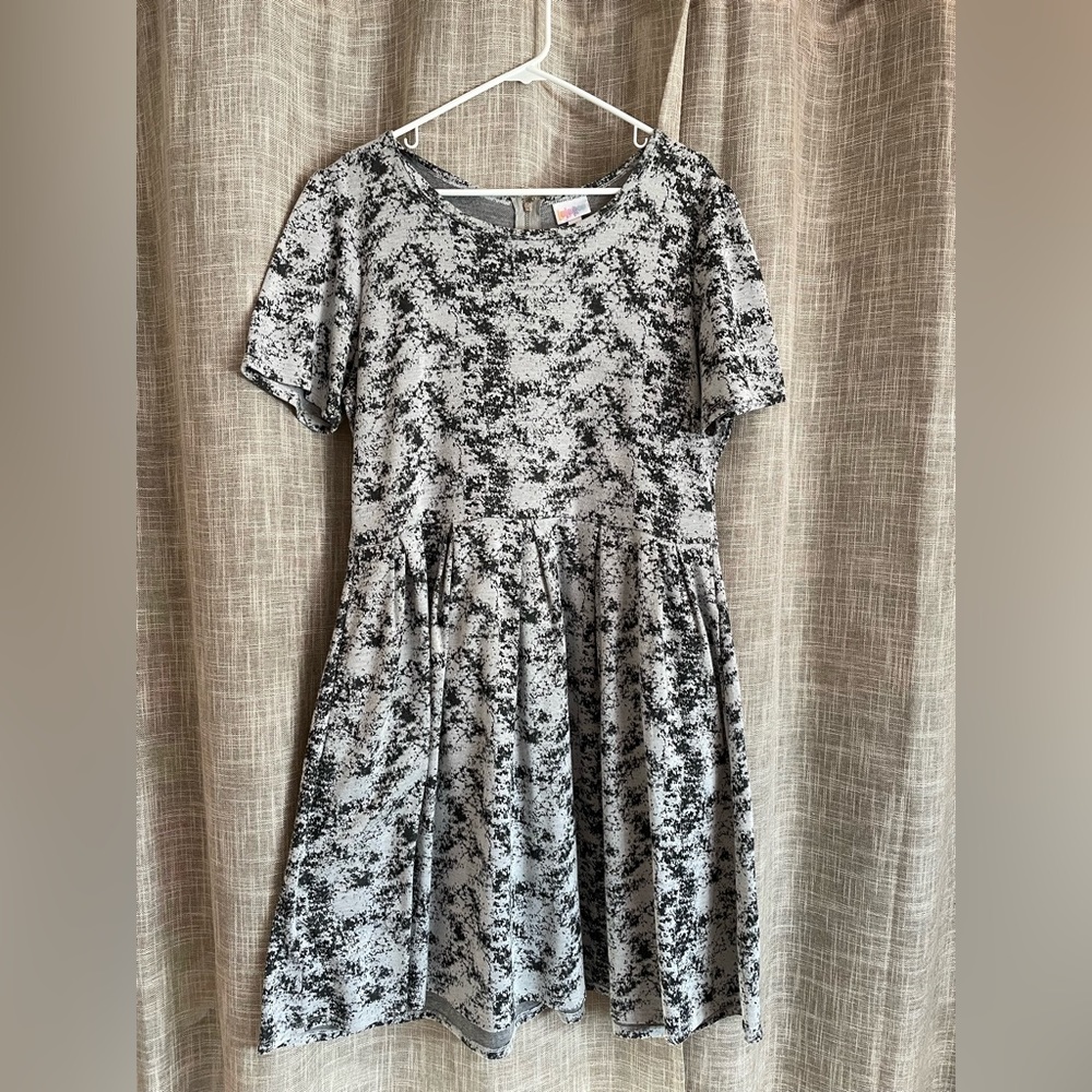 Lularoe Amelia 3x grey/black dress